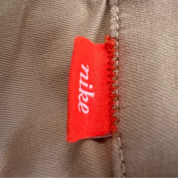 Nike Dri-FIT Golf Shorts Men's Size 40 Khaki
Flat Front Performance Chino - Picture 8 of 8